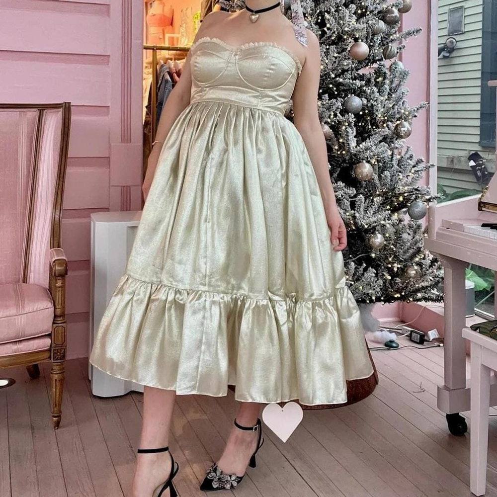 NWT Selkie French Corset Puff Dress in Champagne! 🎀 Size 5X fits size 24-26